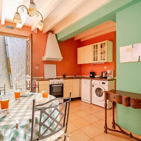 Old Town House With Garden, Fully Equipped & Peaceful Rhodes City
