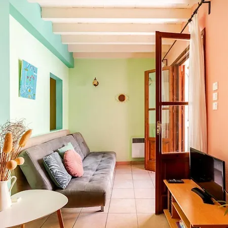 Old Town House With Garden, Fully Equipped & Peaceful