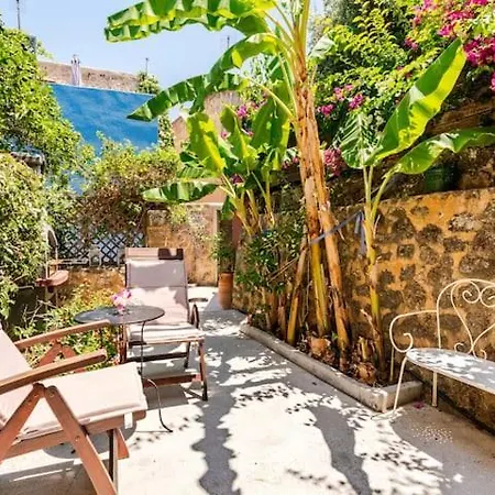 Old Town House With Garden, Fully Equipped & Peaceful Rhodes City