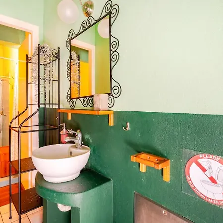Old Town House With Garden, Fully Equipped & Peaceful