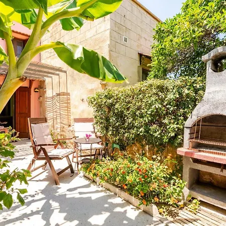 Holiday home Old Town House With Garden, Fully Equipped & Peaceful