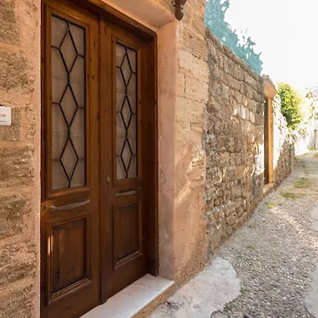 Old Town House With Garden, Fully Equipped & Peaceful Holiday home
