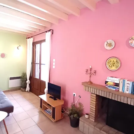 Old Town House With Garden, Fully Equipped & Peaceful Holiday home