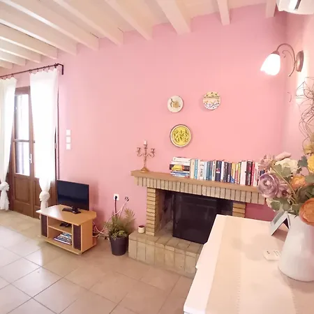 Old Town House With Garden, Fully Equipped & Peaceful