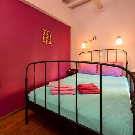 Semesterbostad Old Town House With Garden, Fully Equipped & Peaceful *